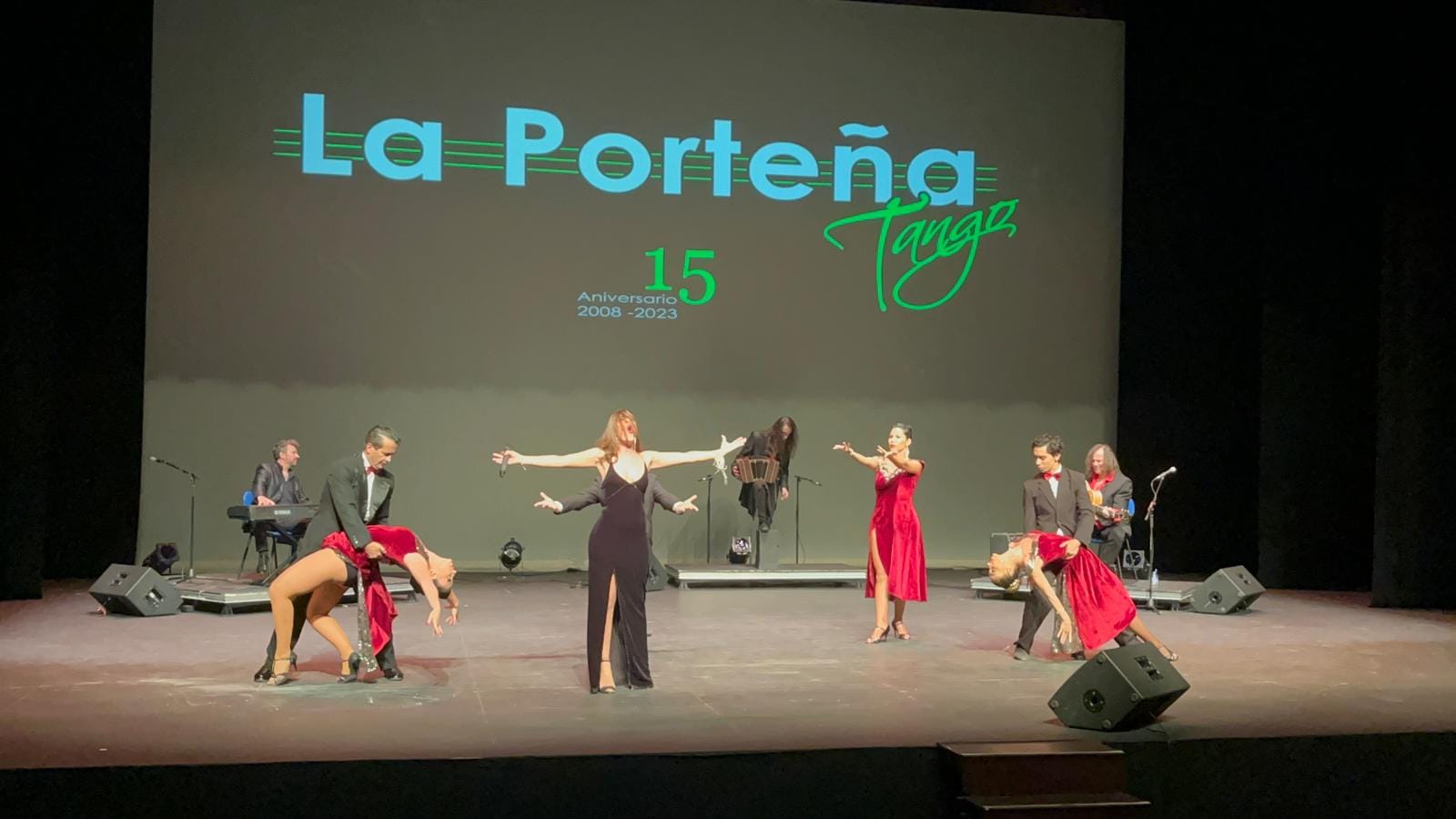 Logotipo de LA PORTEÑA TANGO | Desde el Jardín del Alma