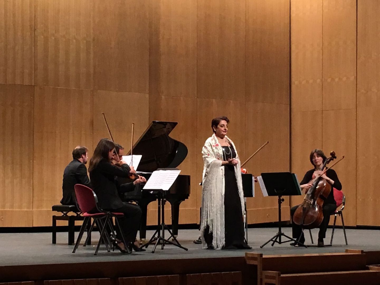 Logotipo de Belén Genicio (Mezzosoprano) con Art Concertante /Ensemble Vocal-Instrumental