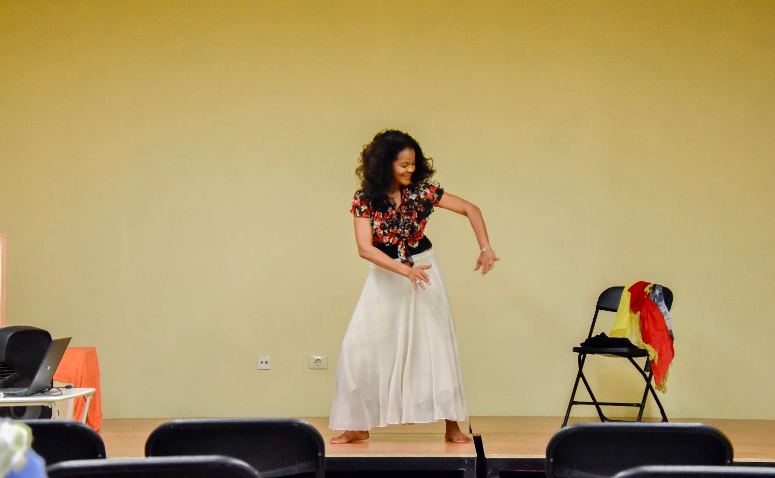 Logotipo de Compañía de teatro Marfil