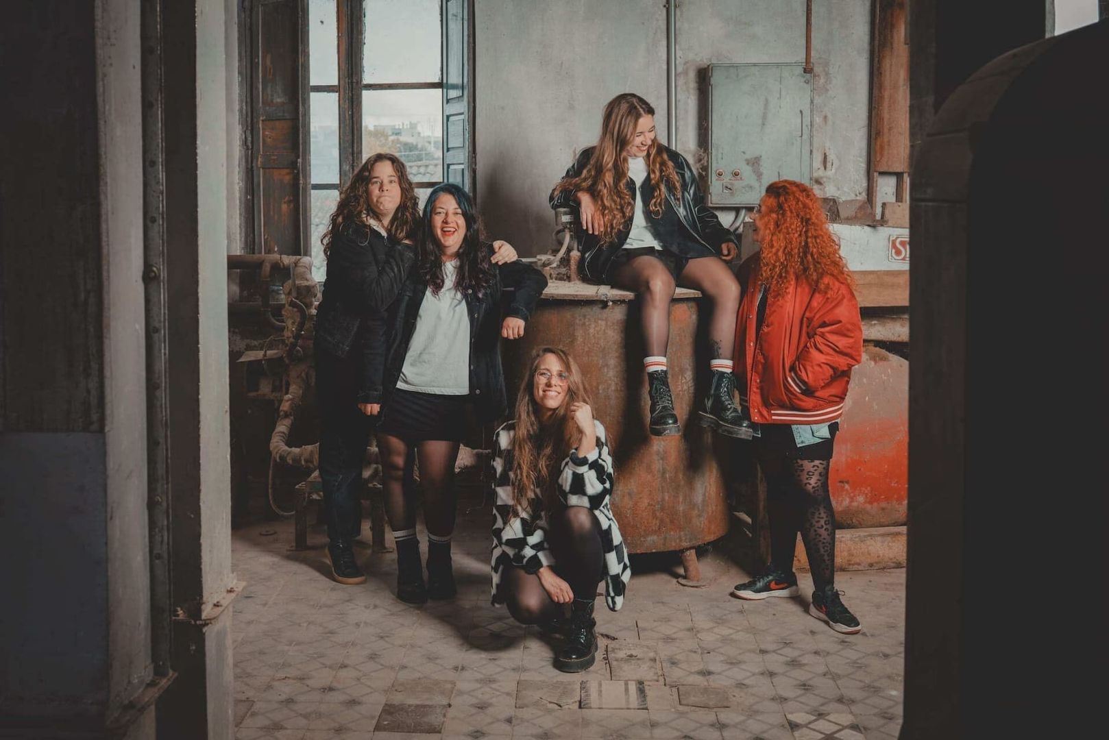 Logotipo de LAS TITIS