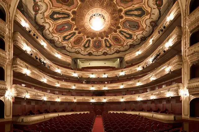 Teatro Rosalía Castro