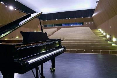 Auditorio del Palacio de Congresos de Ibiza con el piano