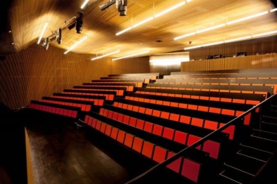 Foto auditorio centro cultural de Jesús desde el lateral del escenario