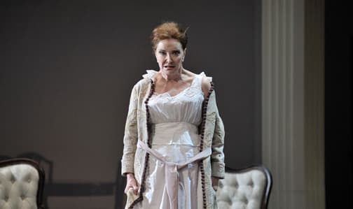 Nuria Espert inaugura la temporada del Teatro Gayarre de Pamplona con “La loba” 