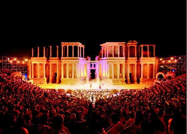 Llega la 60ª edición del Festival de Mérida con teatro, ópera, danza, circo, cine, música, comedias y tragedias