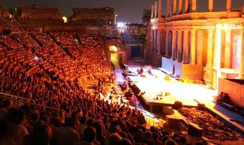 El Festival de Mérida cierra su 59ª edición con la puesta en escena de “Los gemelos”, de Plauto
