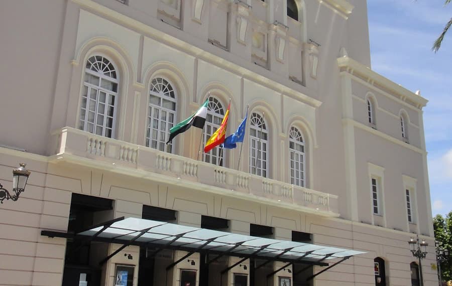 El Gran Teatro de Cáceres y el López de Ayala de Badajoz seleccionan obras de teatro y danza para coproducir