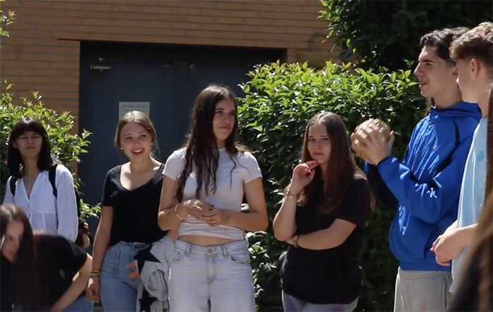 Ser joven o cómo dejar que la naturaleza recupere su estado salvaje: el teatro como espacio para cuidar, crear y transformar