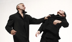 La compañía de danza Mal Pelo presenta cuatro de sus piezas en el Mercat de les Flors