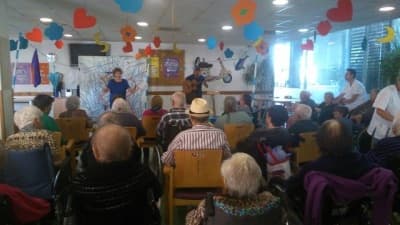 El Festival Barruguet con los más mayores: Teloncillo Teatro en la residencia geriátrica