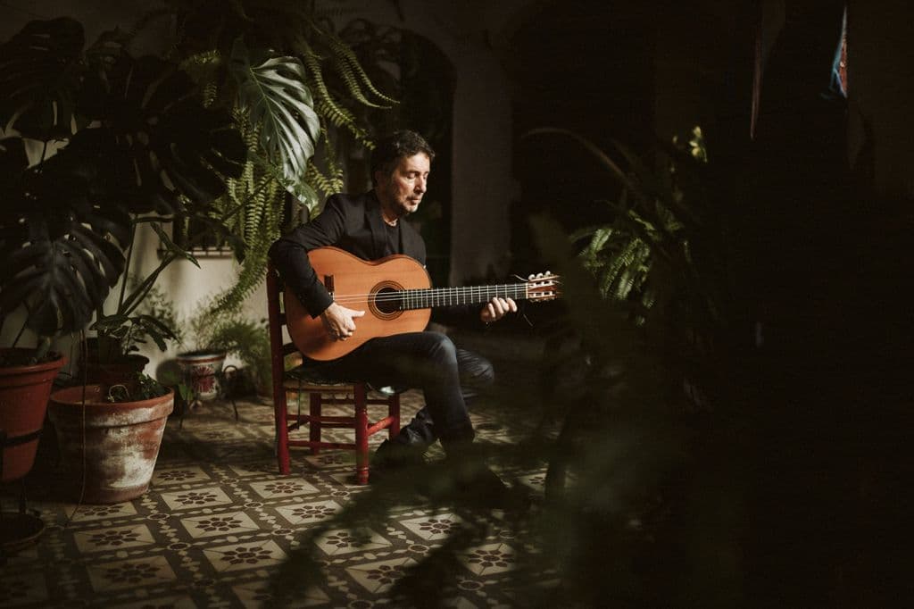 Sola Guitarra