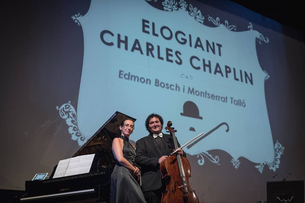 Elogiando Charles Chaplin