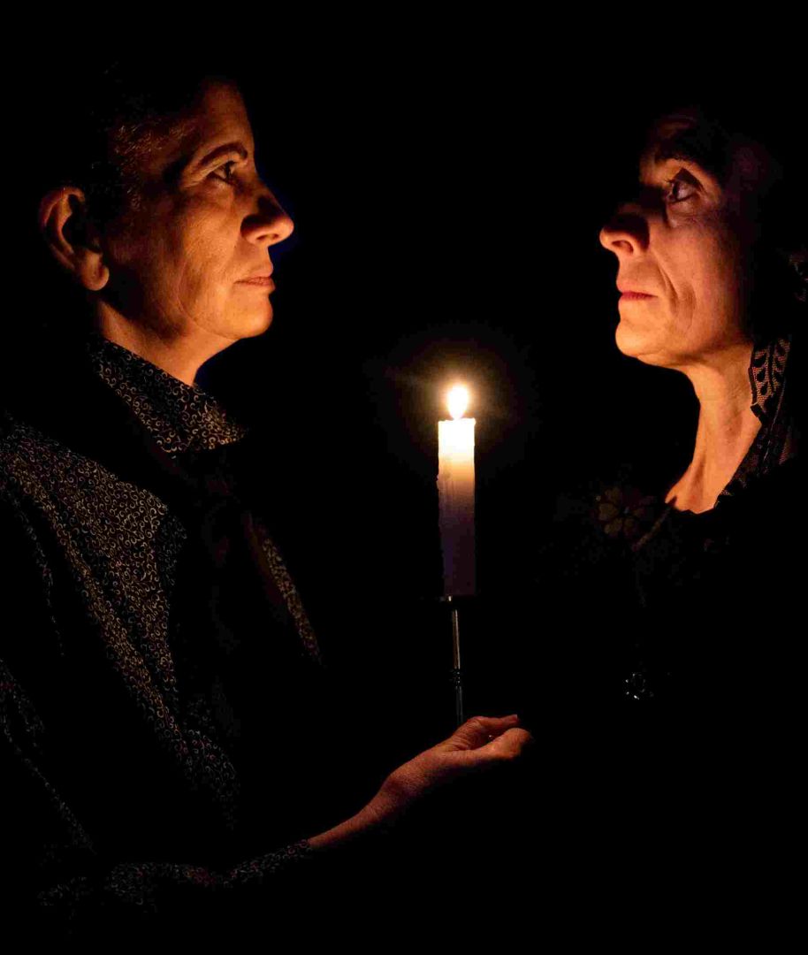 Bernarda y Poncia ( Silencio, nadie diga nada)