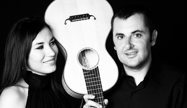 La guitarra hace llorar a los sueños