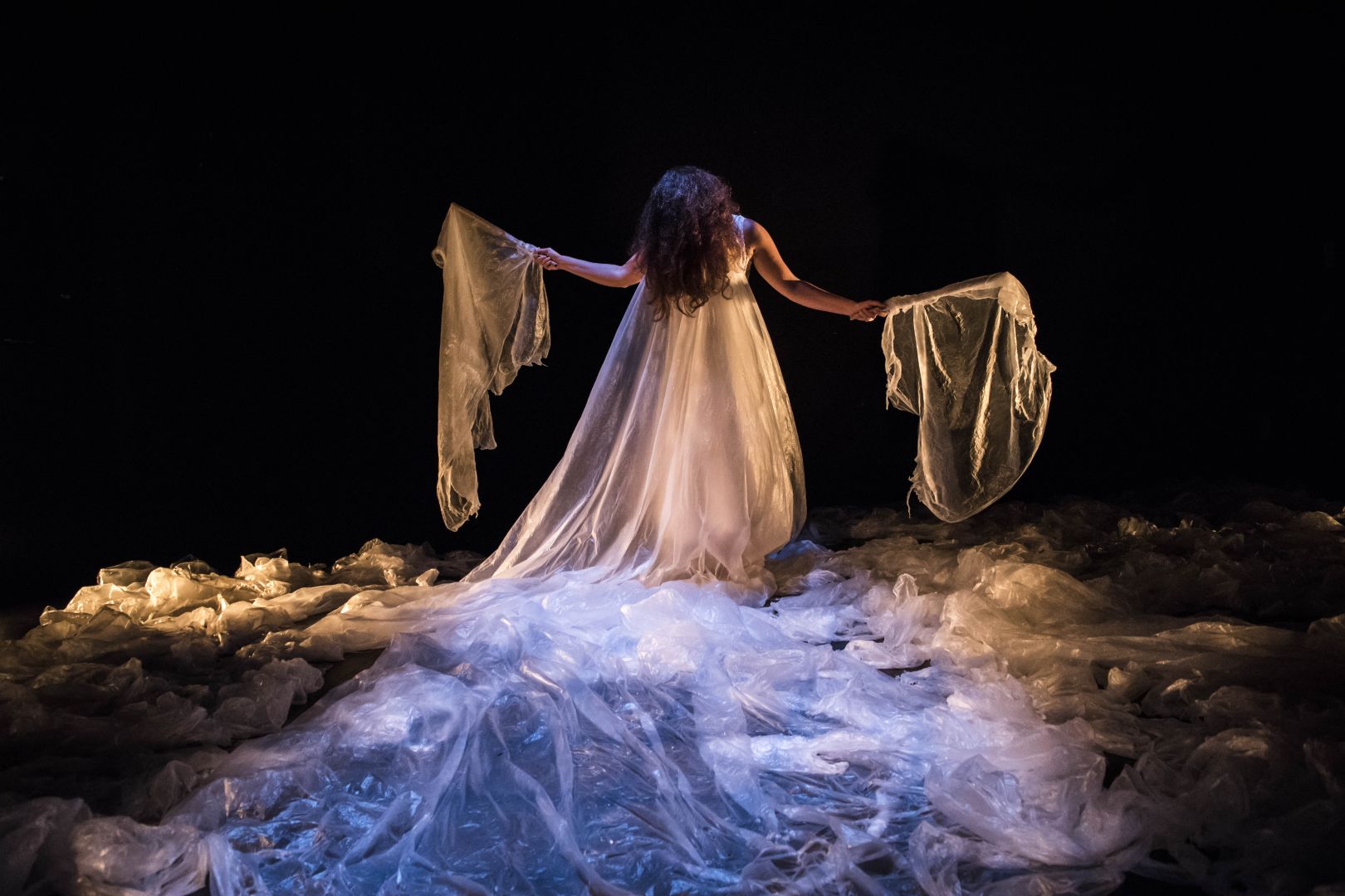 Viva. La memoria es viva. La historia es viva.