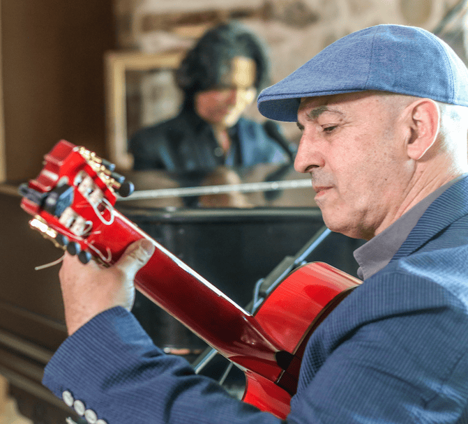 "Paqueando" Conservacion y reposición de la obra de Paco de Lucía a Piano y Guitarra