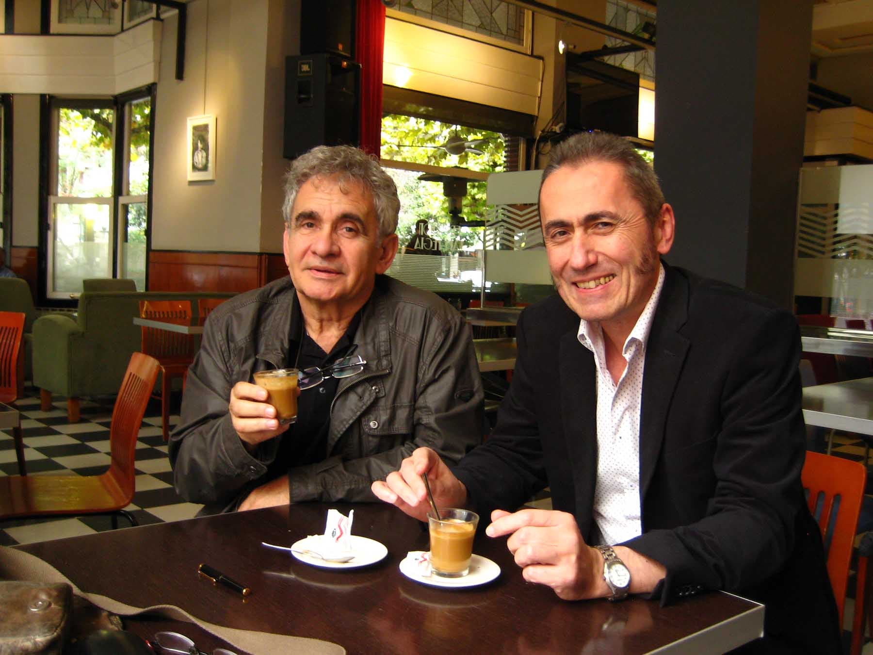 BERNARDO ATXAGA Y JABIER MUGURUZA - LOS GATOS Y EL PARAISO
