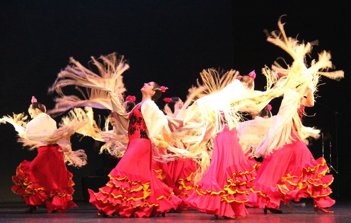 FLAMENCO DE VINO Y ROSAS