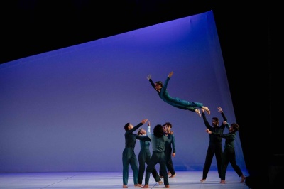 Olatz Larunbe en la obra NOOT de Guy Nader y María Campos (2025) © Lourdes de Vicente