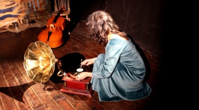 Algún día nuestros ojos encenderán luciérnagas