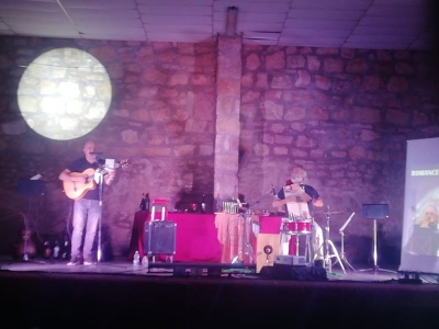 UN PAÍS EN ROMANCES